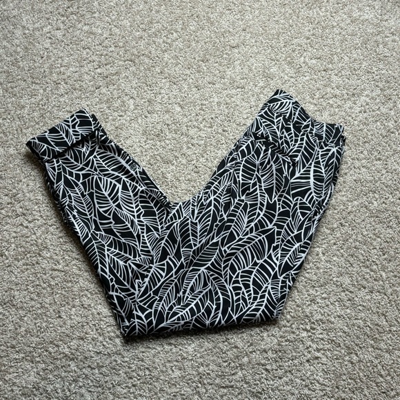 Lululemon Jet Crop *Print - Picture 1 of 5